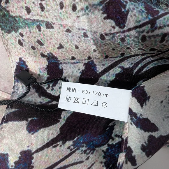 Shanghai Story NWT 100% Mulberry Silk Abstract Floral Scarf 53 x 170cm - Picture 7 of 7
